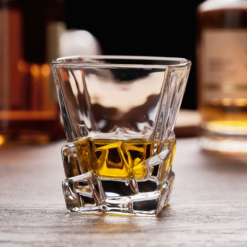 Guide To Choosing The Right Whiskey Glass